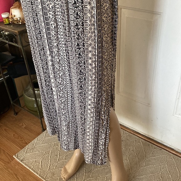 Torrid dress  Gh - Picture 4 of 8